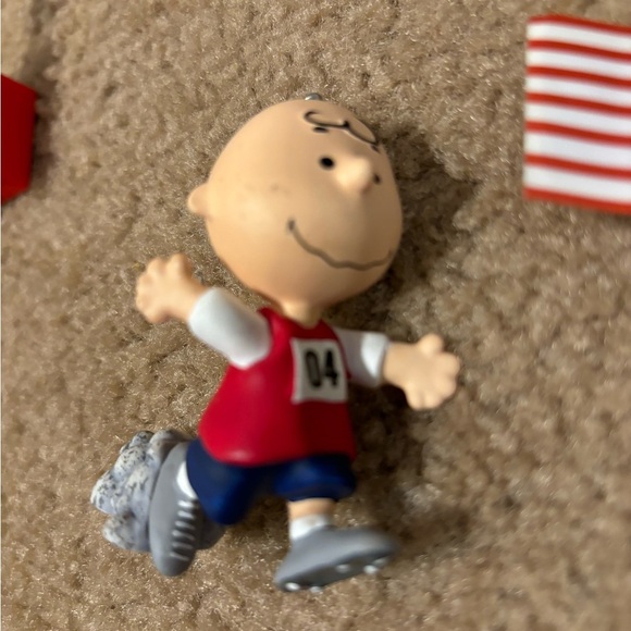 Lot Of 6 Hallmark Keepsake Peanut Series - Picture 15 of 15